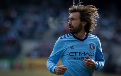 乐竞讨论-格列兹曼外脚背射门中柱